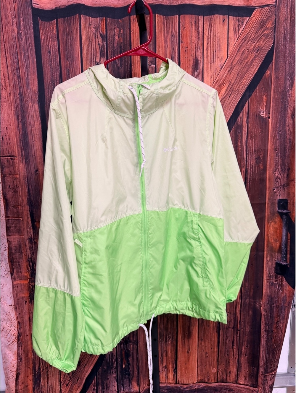 Columbia Lightweight Windbreaker Jacket with Hood, Size Large